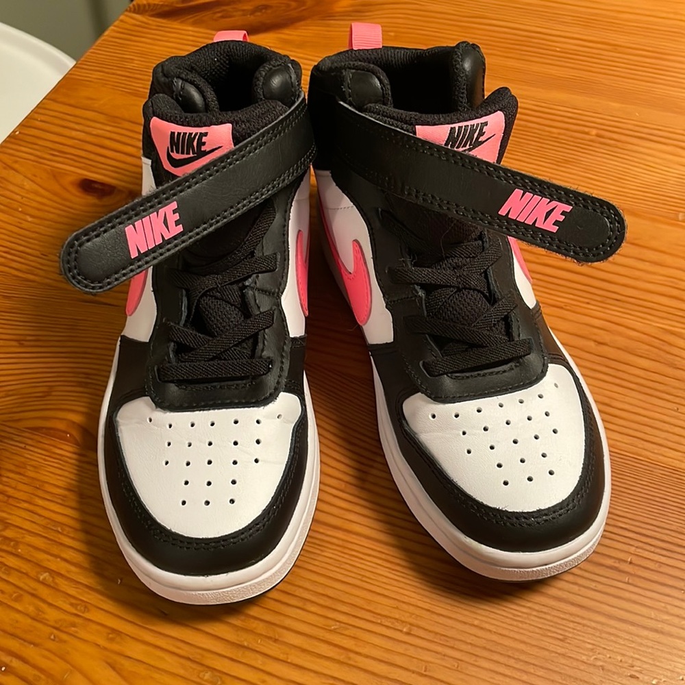 Nike - Little girls Court Borough Mid 2. Black, white, pink. Size 1. EUC!